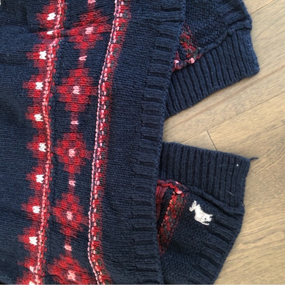 Warm and Cozy Nordic Knit Blanket Cardigan - Picture 8 of 10